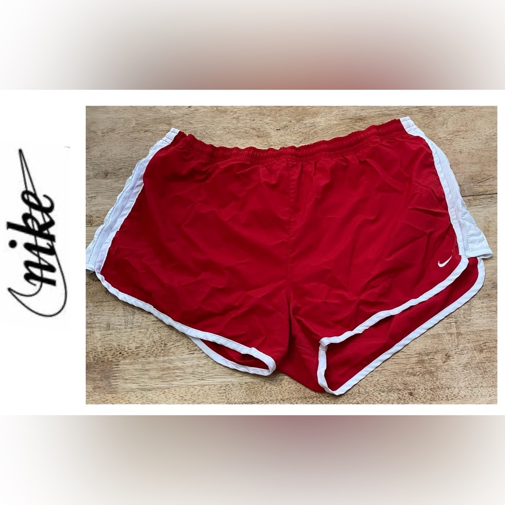 Nike Dri Fit Tempo Women’s Size Large Red Poly Running‎ Shorts